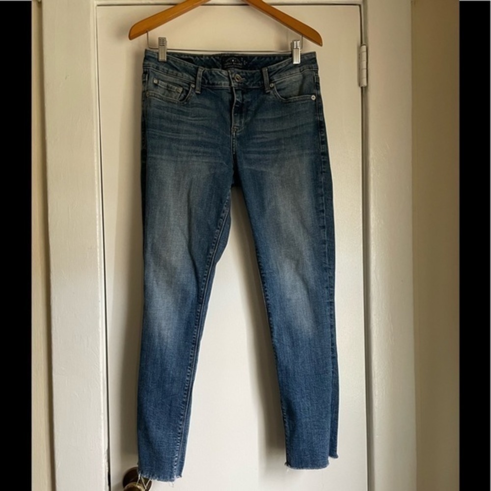 Lucky Brand Cropped Blue Jeans size 8/29